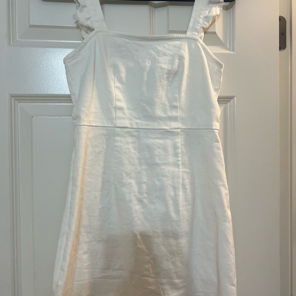 White Sleeveless Dress